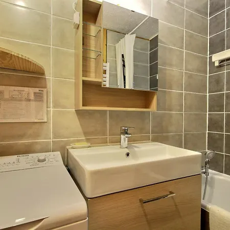 Apartment Renove 5 Pers, Au Pied Des Pistes, - Fr-1-455-256